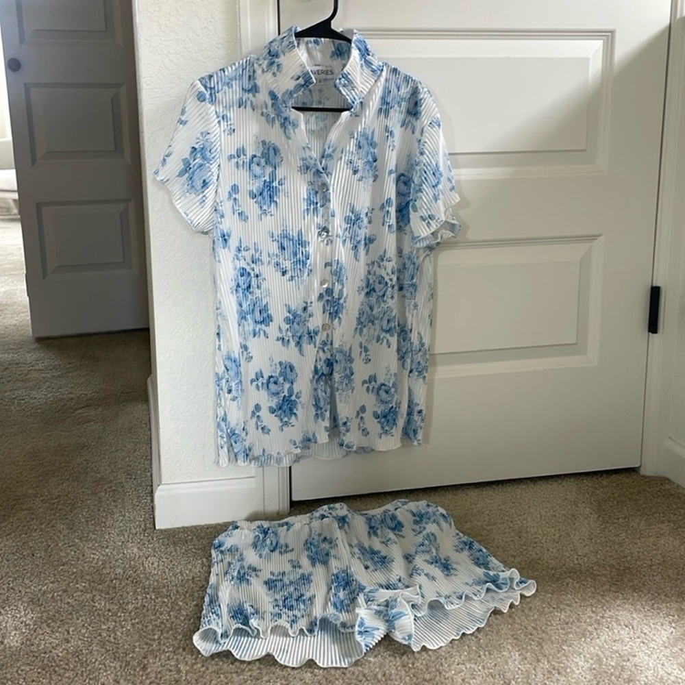 Floral Blue and White Pajama Set